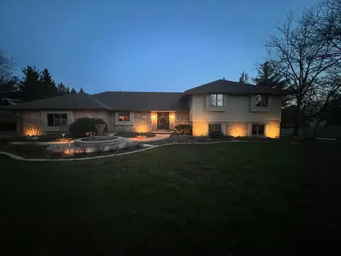 127 Wheatridge Rd, Valparaiso, IN 46385