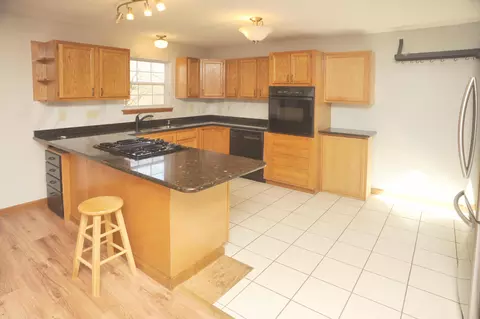 Kitchen - 216 Summertree Dr, Porter, IN 46304 photo 1 of 4