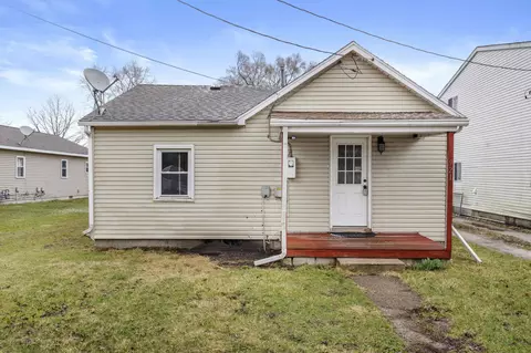 921 N Rachel St, Rensselaer, IN 47978