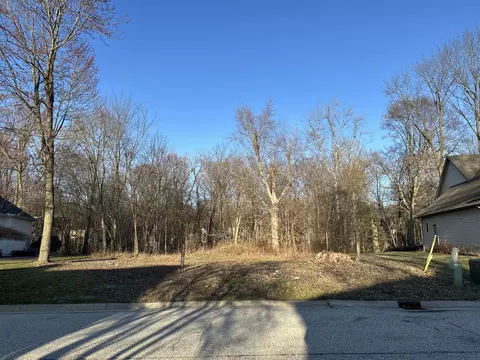 435 Eagle Nest Dr, Chesterton, IN 46304 photo 7