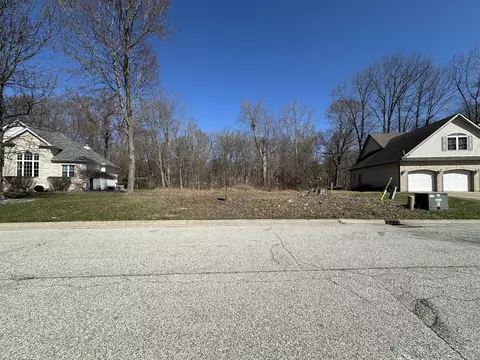 435 Eagle Nest Dr, Chesterton, IN 46304 photo 1