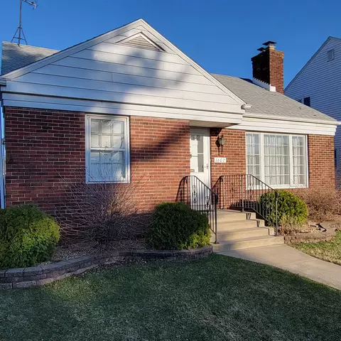 1607 Warwick Ave, Whiting, IN 46394 photo 2