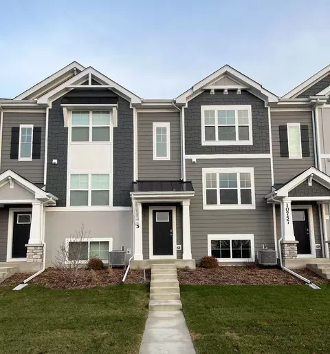 8762 Clover Ln, Saint John, IN 46373