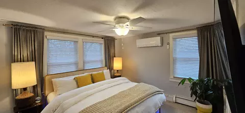 Bedroom - 8511 Oak Ave, Gary, IN 46403 photo 5 of 13