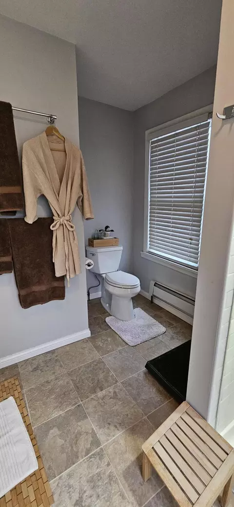 Bath - 8511 Oak Ave, Gary, IN 46403 photo 19 of 27