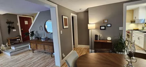 Entry Way - 8511 Oak Ave, Gary, IN 46403 photo 5 of 16
