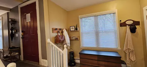 Entry Way - 8511 Oak Ave, Gary, IN 46403 photo 8 of 16