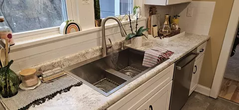 Kitchen - 8511 Oak Ave, Gary, IN 46403 photo 6 of 25