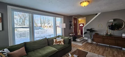 Entry Way - 8511 Oak Ave, Gary, IN 46403 photo 3 of 16