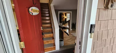 Entry Way - 8511 Oak Ave, Gary, IN 46403 photo 1 of 16