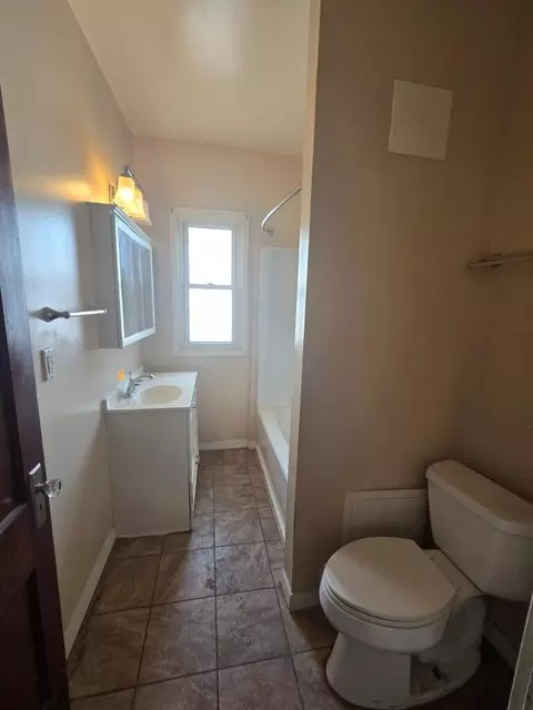 Bath - 631 Johnson St, Gary, IN 46402 photo 1 of 4