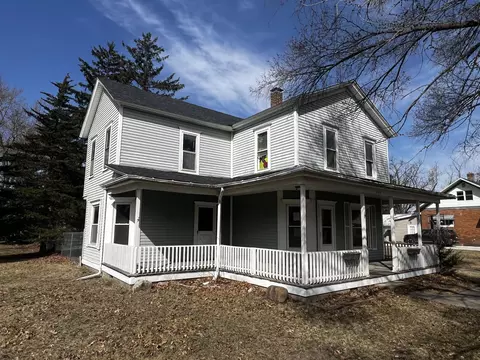 104 George St, North Judson, IN 46366