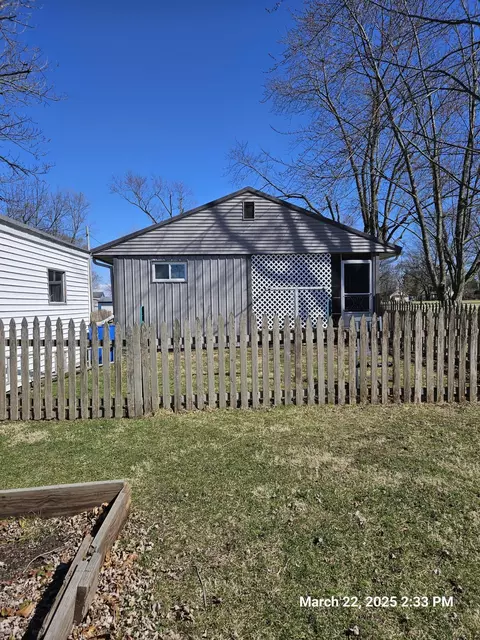 Exterior - 414 N Clay St, Morocco, IN 47963 photo 4 of 8