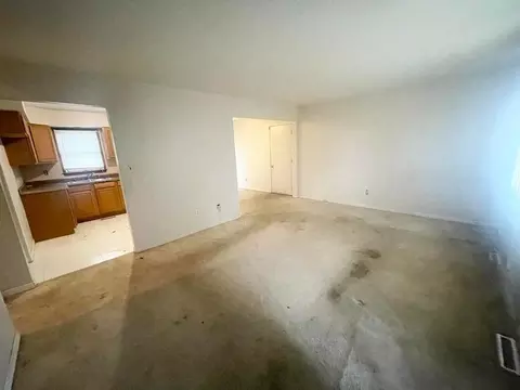 8801 Hemlock Ln, Gary, IN 46403 photo 2