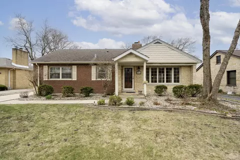 8504 Crestwood Ave, Munster, IN 46321
