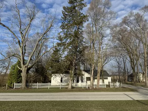 7148 N 700, Rensselaer, IN 47978