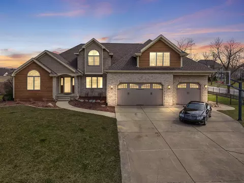 15 Lockerbie Grn, Valparaiso, IN 46385