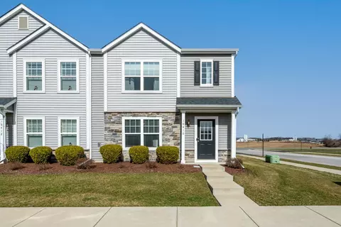 Exterior - 10410 Imperial Pl, Cedar Lake, IN 46303 photo 1 of 5