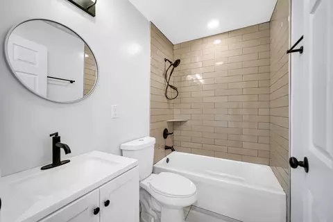 Bath - 5524 Fitz Ave, Portage, IN 46368 photo 1 of 2