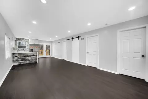 Living - 5524 Fitz Ave, Portage, IN 46368 photo 2 of 3