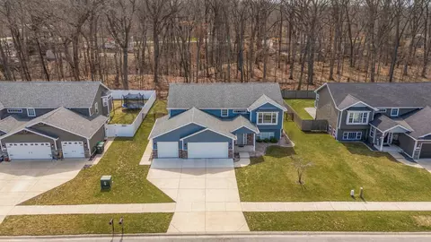 View/Area - 1633 11th Pl, Hobart, IN 46342 photo 1 of 8