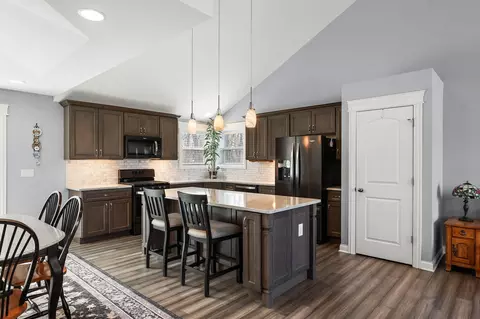 Kitchen - 1633 11th Pl, Hobart, IN 46342 photo 1 of 5