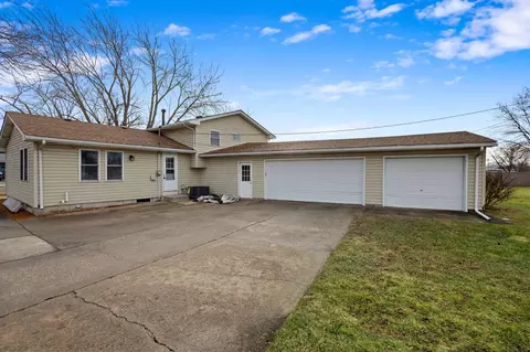 822 Oday Dr, Griffith, IN 46319 photo 2