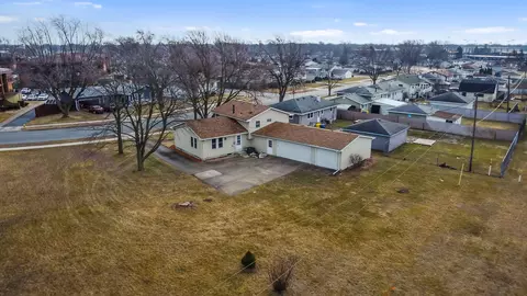 822 Oday Dr, Griffith, IN 46319 photo 4