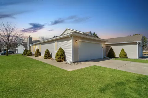 9908 Pheasant Ln, Saint John, IN 46373