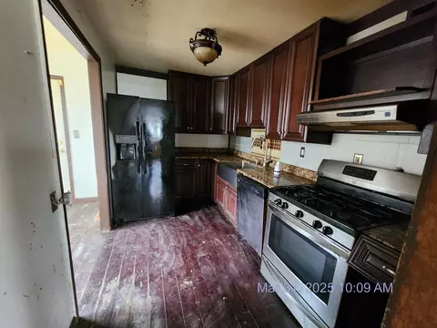 Kitchen - 2701 W 41st Ave, Gary, IN 46408 photo 1 of 1