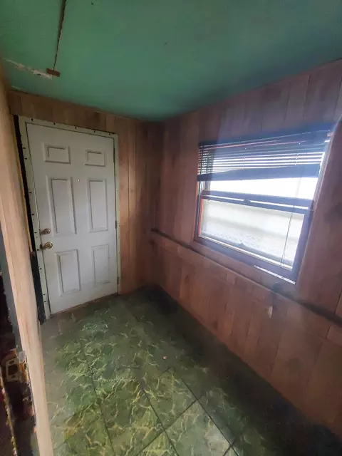 1327 Roosevelt St, Gary, IN 46404 photo 21