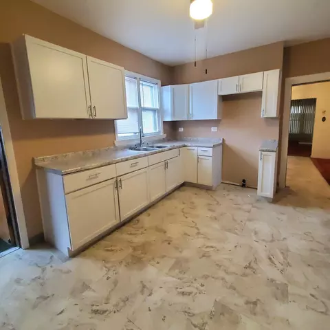 1327 Roosevelt St, Gary, IN 46404 photo 10