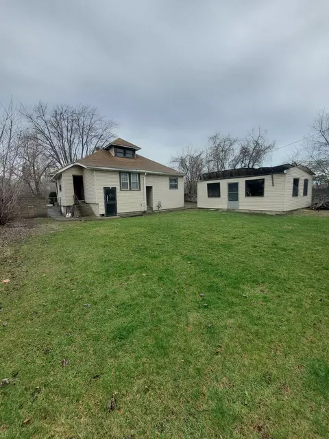 1327 Roosevelt St, Gary, IN 46404 photo 4