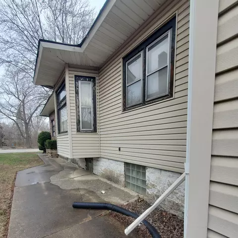 1327 Roosevelt St, Gary, IN 46404 photo 5