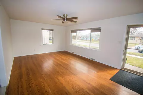 716 N Ernest St, Griffith, IN 46319 photo 4