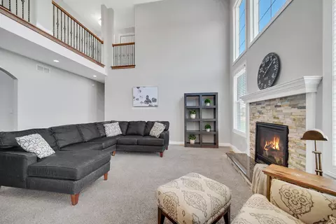 Living - 9757 Garden Way, Saint John, IN 46373 photo 2 of 3
