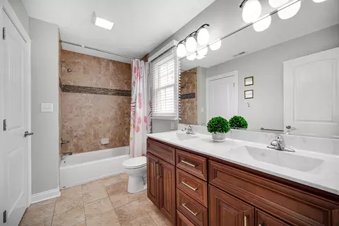 Bath - 9757 Garden Way, Saint John, IN 46373 photo 3 of 6