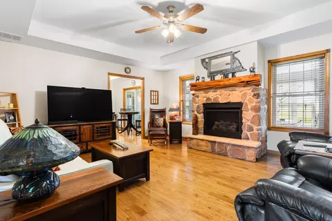 Living - 336 Juniper St, De Motte, IN 46310 photo 1 of 2