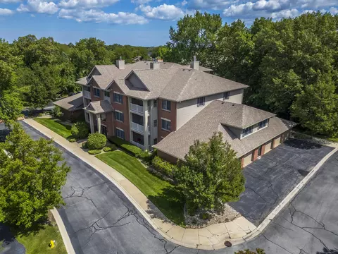 10409 White Oak Ln #2B, Munster, IN 46321 photo 4