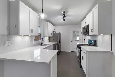 Kitchen - 4135 Torrence Ave, Hammond, IN 46327 photo 1 of 4