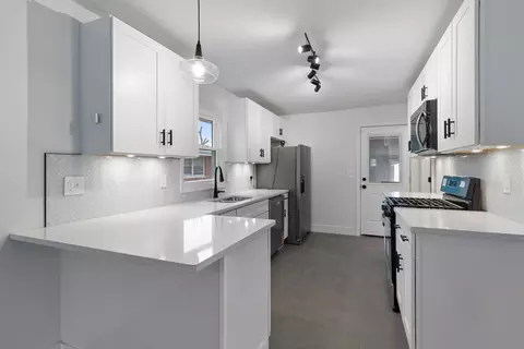 Kitchen - 4135 Torrence Ave, Hammond, IN 46327 photo 2 of 4
