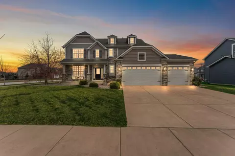 10155 Golden Crest Dr, Saint John, IN 46373