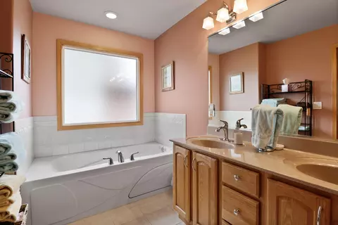 Bath - 231 E 125th Ave, Crown Point, IN 46307 photo 1 of 3