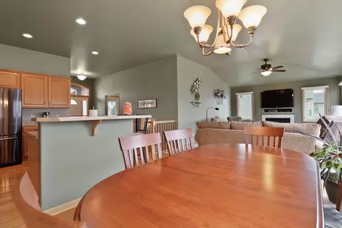 Dining - 231 E 125th Ave, Crown Point, IN 46307 photo 1 of 2