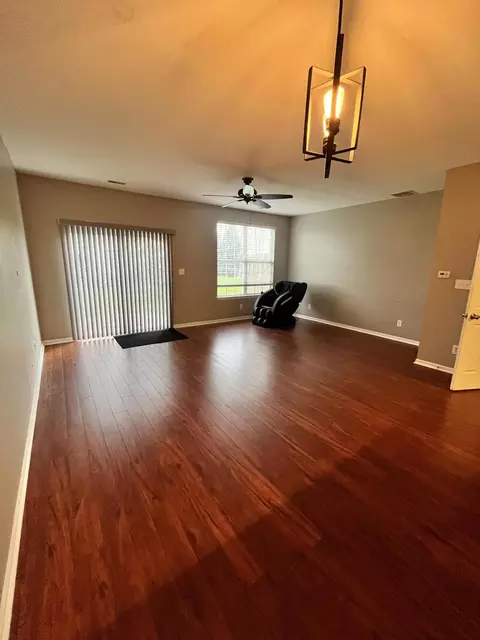 Living - 905 Flagstone Dr, Dyer, IN 46311 photo 2 of 2