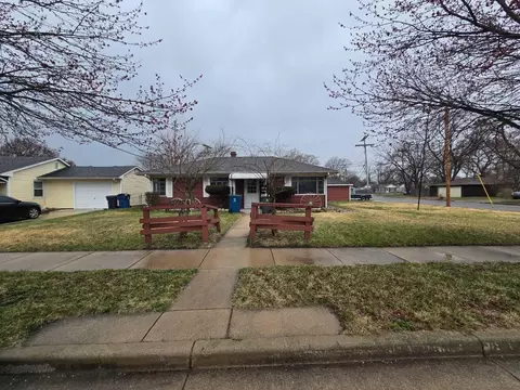 7902 Birch Dr, Hammond, IN 46324