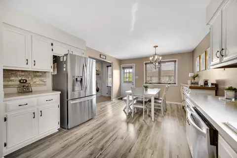 881 Robin Ct, Dyer, IN 46311 photo 8