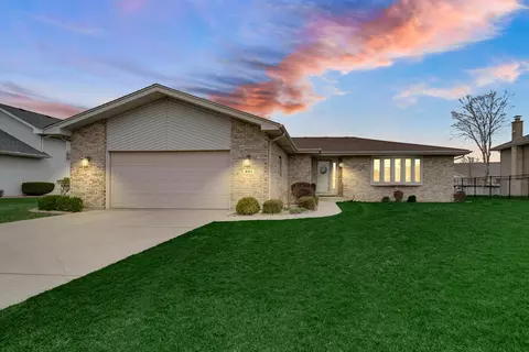 881 Robin Ct, Dyer, IN 46311 photo 24
