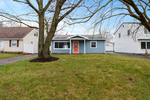 716 Juniper Rd, Valparaiso, IN 46385