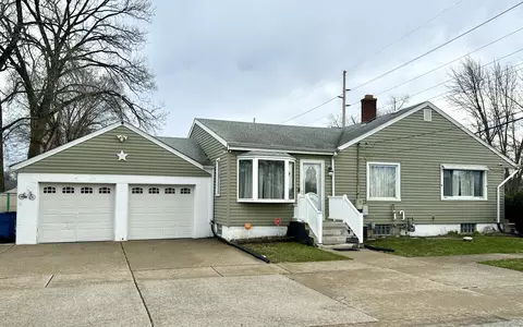 2605 Lincoln St, Highland, IN 46322
